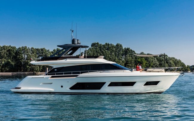 Ferretti Yachts 670 cruising