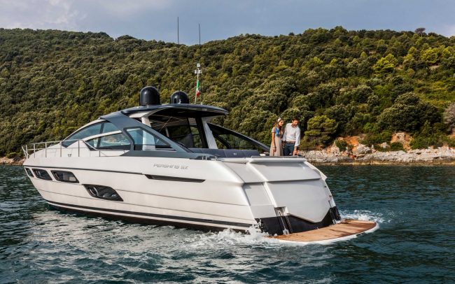 Pershing 5x cruising