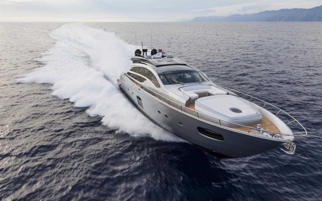 Pershing 82 cruising
