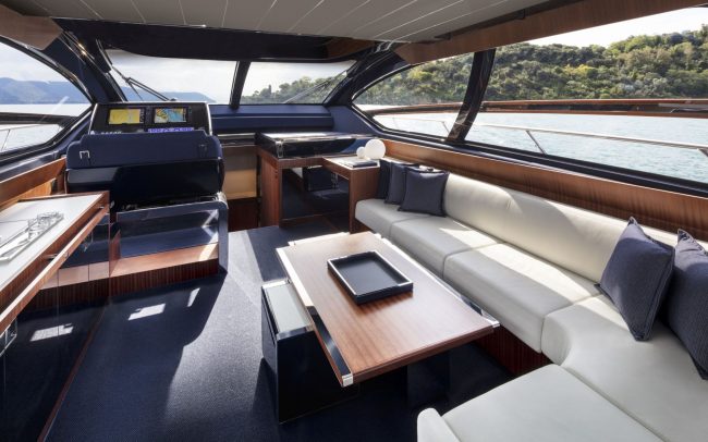 Riva 66' Ribelle main deck