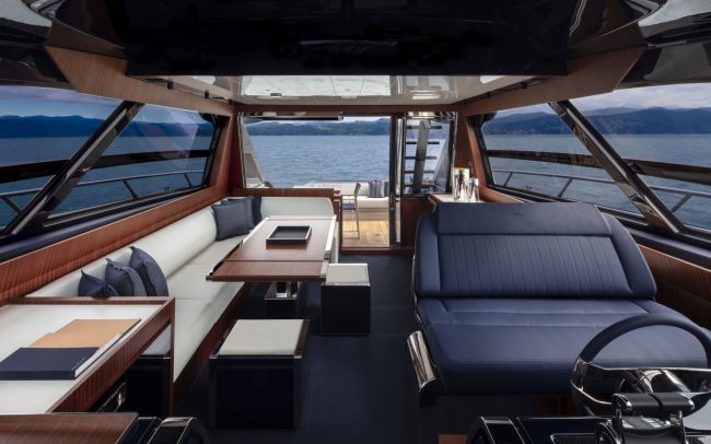 Riva 66' Ribelle main deck